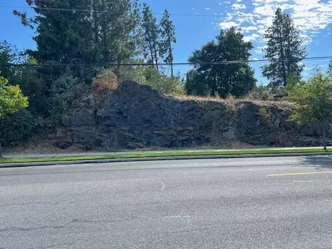 2218 E 37th Ave, Spokane, WA 99203 photo 1