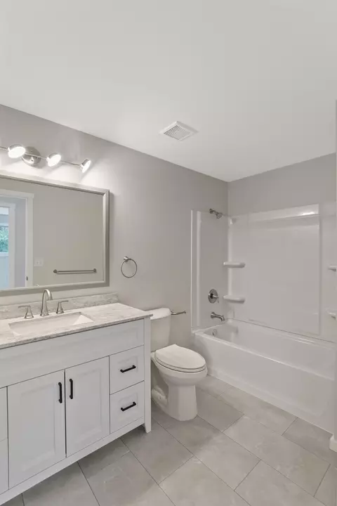 Bath - 616 E Roundtable Cir, Spokane, WA 99218 photo 2 of 3
