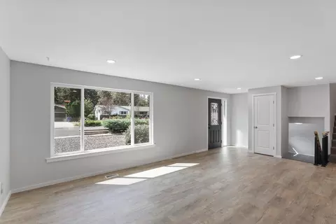 Living - 616 E Roundtable Cir, Spokane, WA 99218 photo 1 of 3
