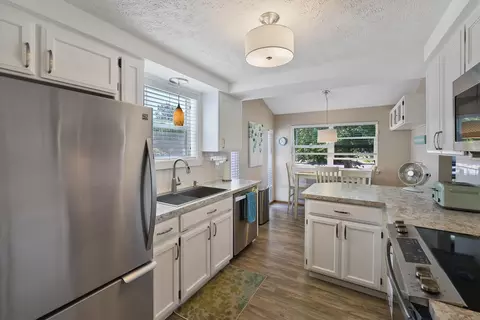 Kitchen - 4725 E Sumac Dr, Spokane, WA 99223 photo 1 of 4