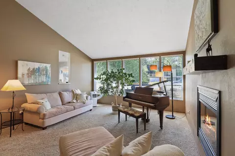 Living - 4725 E Sumac Dr, Spokane, WA 99223 photo 2 of 5