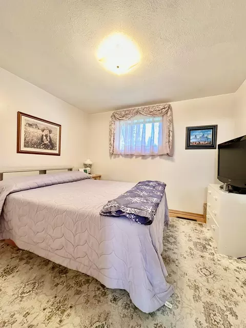 Bedroom - 11215 E 19th Ave, Spokane Valley, WA 99206 photo 3 of 6