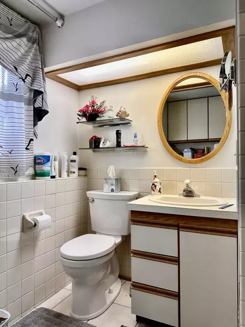 Bath - 11215 E 19th Ave, Spokane Valley, WA 99206 photo 1 of 2