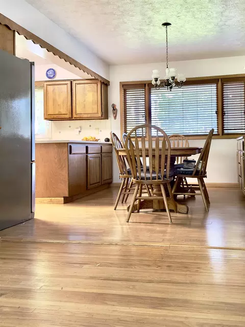Kitchen - 11215 E 19th Ave, Spokane Valley, WA 99206 photo 1 of 5