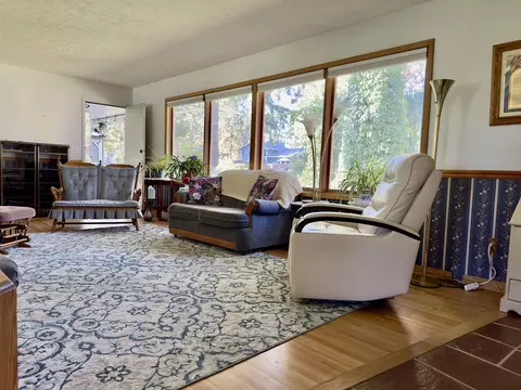 Living - 11215 E 19th Ave, Spokane Valley, WA 99206 photo 2 of 3