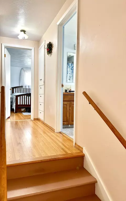 Entry Way - 11215 E 19th Ave, Spokane Valley, WA 99206 photo 3 of 4