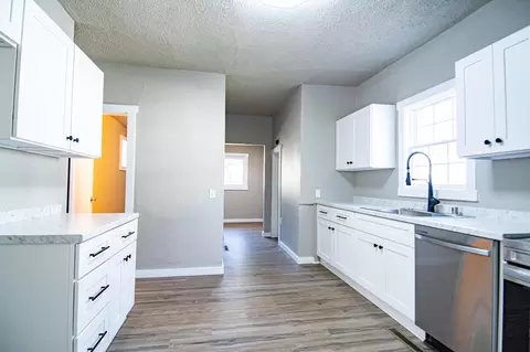2005 E Providence Ave, Spokane, WA 99207 photo 9