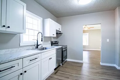 2005 E Providence Ave, Spokane, WA 99207 photo 8