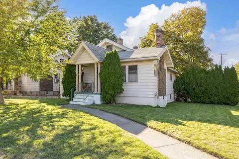 2433 N Washington St, Spokane, WA 99205