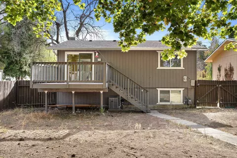 Exterior - 2709 E 6th Ave, Spokane, WA 99202 photo 4 of 10