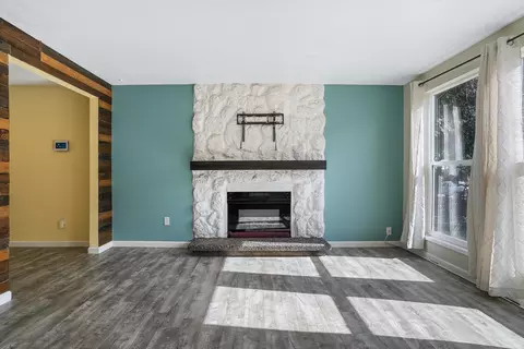Living - 2709 E 6th Ave, Spokane, WA 99202 photo 3 of 8