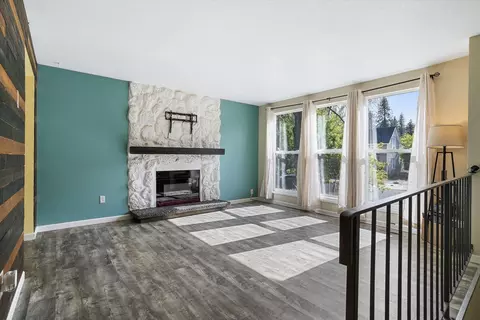 Living - 2709 E 6th Ave, Spokane, WA 99202 photo 2 of 8