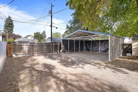 Exterior - 2709 E 6th Ave, Spokane, WA 99202 photo 6 of 10
