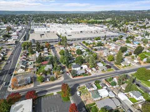 View/Area - 421 E Broad Ave, Spokane, WA 99207 photo 2 of 4