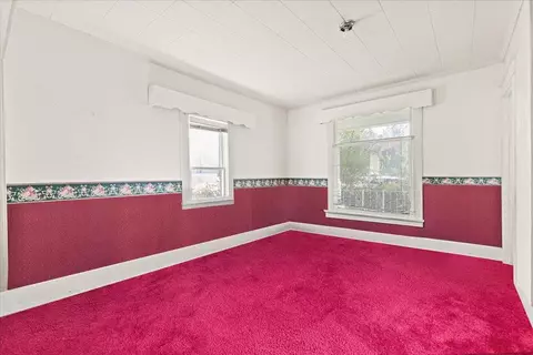 Bedroom - 421 E Broad Ave, Spokane, WA 99207 photo 1 of 15