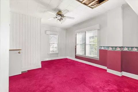 Bedroom - 421 E Broad Ave, Spokane, WA 99207 photo 3 of 15