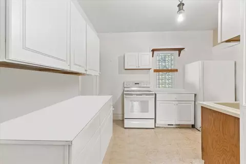 Kitchen - 421 E Broad Ave, Spokane, WA 99207 photo 2 of 2