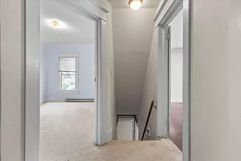 Entry Way - 421 E Broad Ave, Spokane, WA 99207 photo 4 of 4