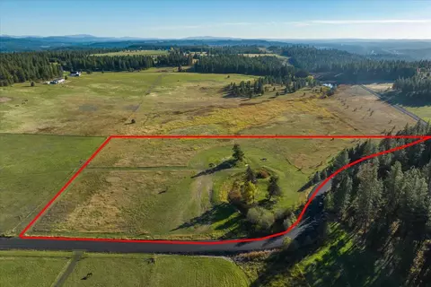 331 N Nn N White Tail Ln, Chattaroy, WA 99003