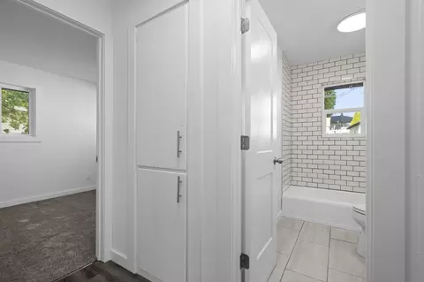 Entry Way - 3717 E Grace Ave, Spokane, WA 99217 photo 2 of 4