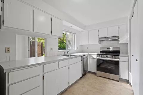 Kitchen - 2335 E 29th Ave, Spokane, WA 99223 photo 3 of 4