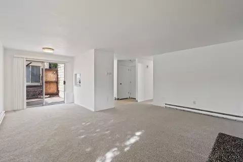 Living - 2335 E 29th Ave, Spokane, WA 99223 photo 3 of 5