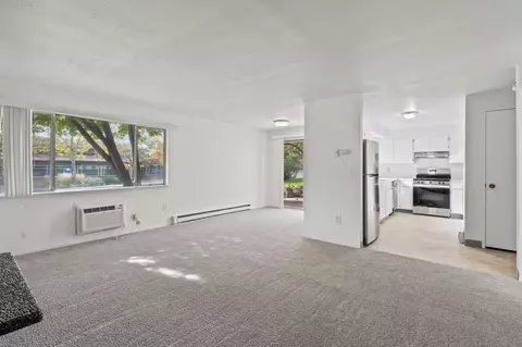 Living - 2335 E 29th Ave, Spokane, WA 99223 photo 4 of 5