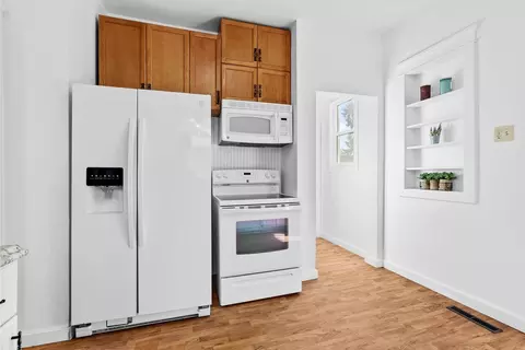 Kitchen - 3812 E 5th Ave, Spokane, WA 99202 photo 2 of 2