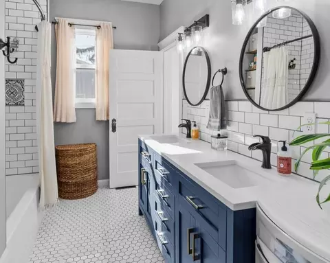 Bath - 3812 E 5th Ave, Spokane, WA 99202 photo 1 of 4