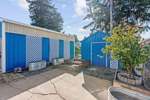 Exterior - 3812 E 5th Ave, Spokane, WA 99202 photo 4 of 5
