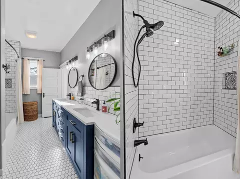 Bath - 3812 E 5th Ave, Spokane, WA 99202 photo 4 of 4