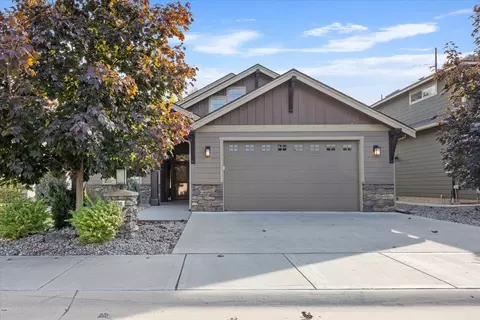 2210 E 52nd Ln, Spokane, WA 99223
