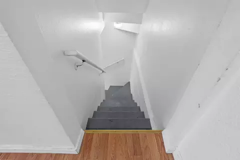 Entry Way - 827 E Hoffman Ave, Spokane, WA 99207 photo 2 of 2