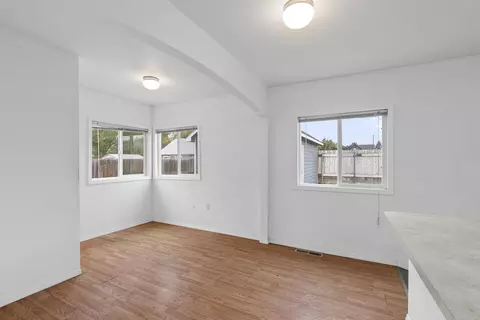 Living - 827 E Hoffman Ave, Spokane, WA 99207 photo 4 of 4