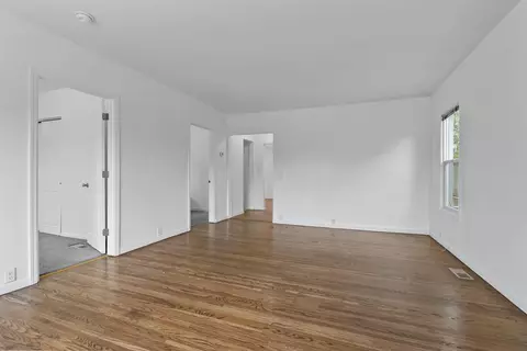 Living - 827 E Hoffman Ave, Spokane, WA 99207 photo 1 of 4