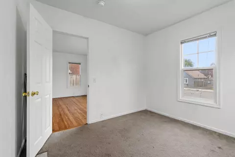 Bedroom - 827 E Hoffman Ave, Spokane, WA 99207 photo 2 of 7