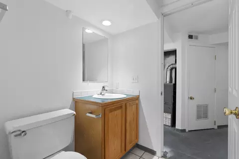 Bath - 827 E Hoffman Ave, Spokane, WA 99207 photo 2 of 3