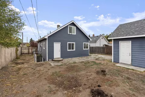 Exterior - 827 E Hoffman Ave, Spokane, WA 99207 photo 5 of 5