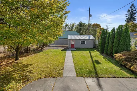 Exterior - 416 Ermina Ave, Spokane, WA 99207 photo 2 of 9