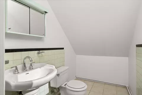 Bath - 416 Ermina Ave, Spokane, WA 99207 photo 2 of 3