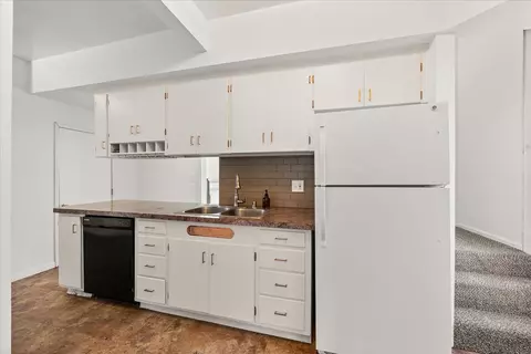 Kitchen - 416 Ermina Ave, Spokane, WA 99207 photo 3 of 5