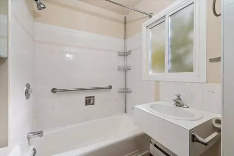 Bath - 416 Ermina Ave, Spokane, WA 99207 photo 1 of 3