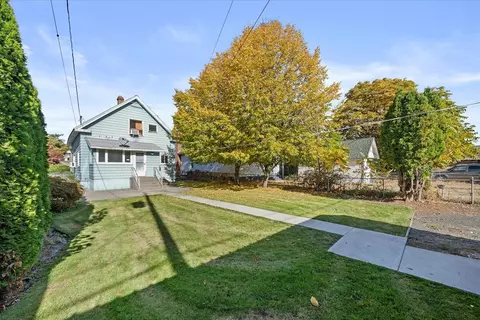 Exterior - 416 Ermina Ave, Spokane, WA 99207 photo 7 of 9