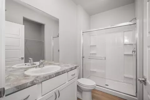 Bath - 3208 E Chatham Ave, Mead, WA 99021 photo 1 of 2
