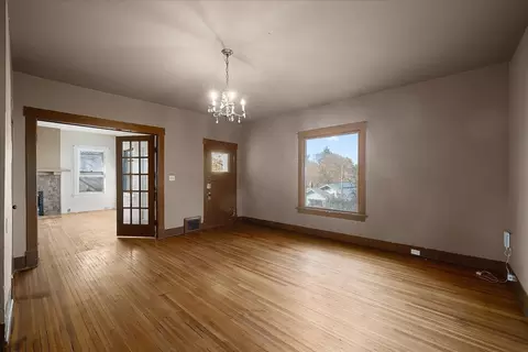 Living - 310 E 19th Ave, Spokane, WA 99203 photo 5 of 6