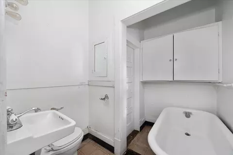 Bath - 310 E 19th Ave, Spokane, WA 99203 photo 1 of 3