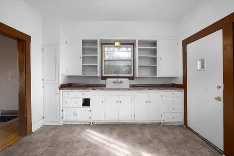 Kitchen - 310 E 19th Ave, Spokane, WA 99203 photo 1 of 3
