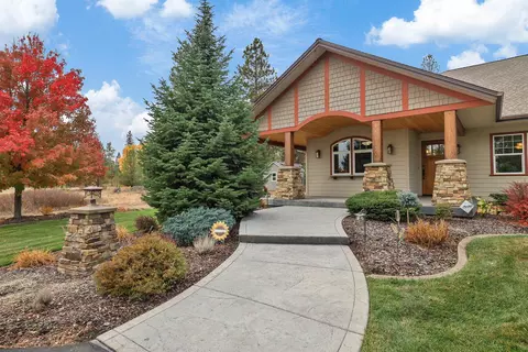 2215 E Red Barn Ln, Spangle, WA 99031