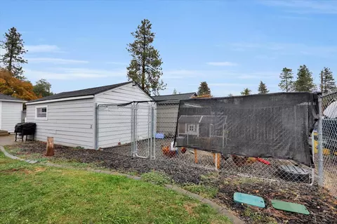 Exterior - 7108 E 8th Ave, Spokane Valley, WA 99212 photo 5 of 7