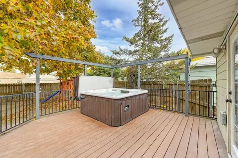 Exterior - 1707 E Central Ave, Spokane, WA 99208 photo 6 of 6